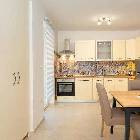 Apartman Ivona U Prizemlju Malinska Exterior photo