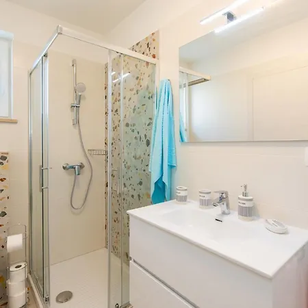 Apartman Ivona U Prizemlju Malinska Exterior photo